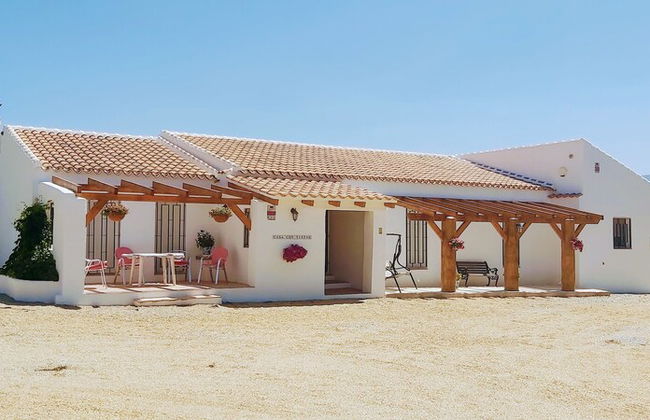 2-bed Villa With Pool, Garden & Parking Near Seron - Foto 1
