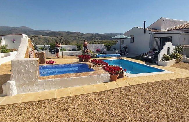 2-bed Villa With Pool, Garden & Parking Near Seron - Foto 12