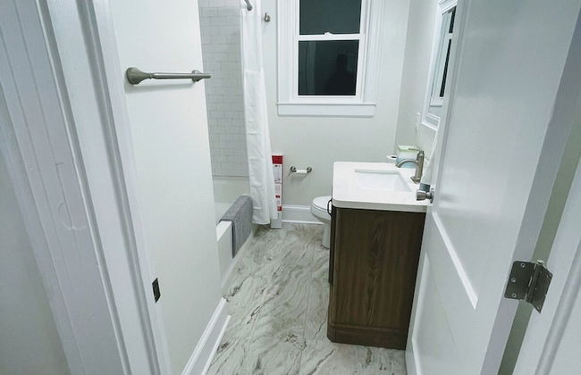 Renovated 1 Bedroom in Forest Hills - B - Foto 3