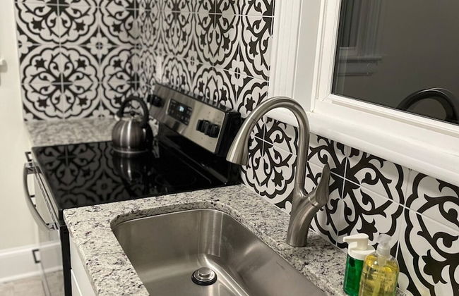 Renovated 1 Bedroom in Forest Hills - B - Foto 12