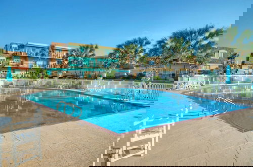 Foto 17 - 2 Units Beachfront Complex w Pool Pickleball Beach Bliss Bleach Bungalow