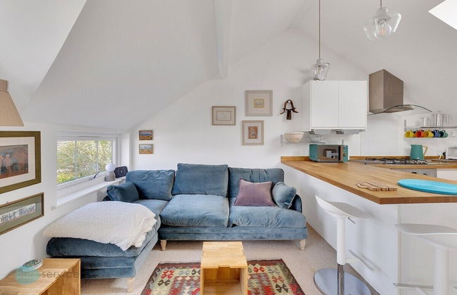 Bantham Mews by Pureserviced 1 Bedroom Luxury Mews - Photo 1