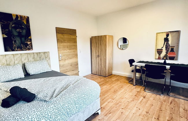 Cozy 3BR Apt with Garden Sleeps 10 - Foto 22
