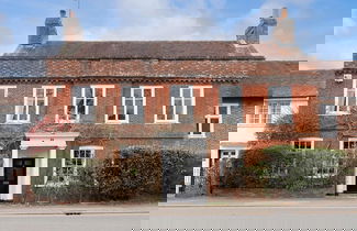 Photo 1 - Country Retreat - Sleeps 14 - Large Garden