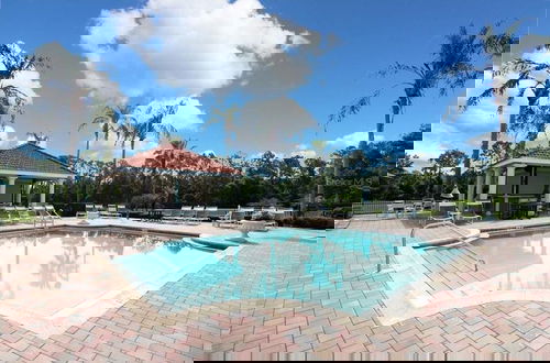 Foto 48 - Spacious Emerald Escape - 12 Mins to Disney