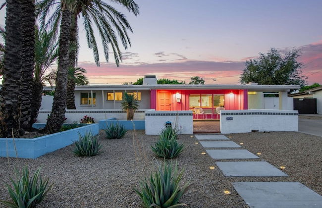 Northview Mid-century Escape Pool Firepit Bocce - Foto 2