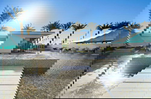 Foto 43 - Luxury 24-person Villa Private Pool, Hot Tub, Pickleball Bravo - Avantstay