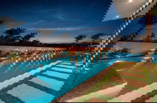 Foto 73 - Luxury 23-person Villa Private Pool, Hot Tub, Pickleball Bravo Villa 10 by Avantstay
