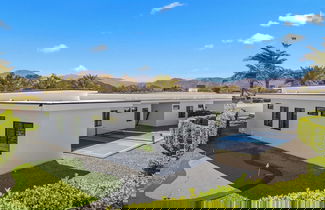 Foto 2 - Luxury 24-person Villa Private Pool, Hot Tub, Pickleball Bravo - Avantstay