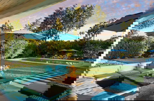 Foto 51 - Luxe, Pool, Spa, Fire Pit, Game Room, Piano Sonoma Pool Retreat by Avantstay