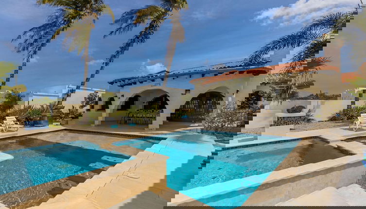 Foto 1 - Beautiful 4BR 3BA Villa w Private Pool Jacuzzi
