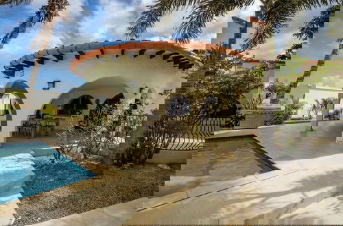 Foto 2 - Beautiful 4BR 3BA Villa w Private Pool Jacuzzi