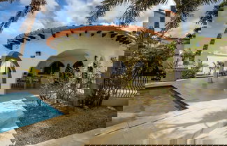 Foto 2 - Beautiful 4BR 3BA Villa w Private Pool Jacuzzi