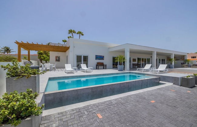 Modern Trestrapi Beach Villa 8 bed 8 Bath 2 Pools - Photo 10