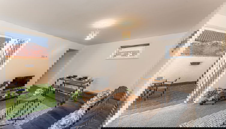 Photo 1 - Homely 2-bed Apartment Near Luton Town Centre