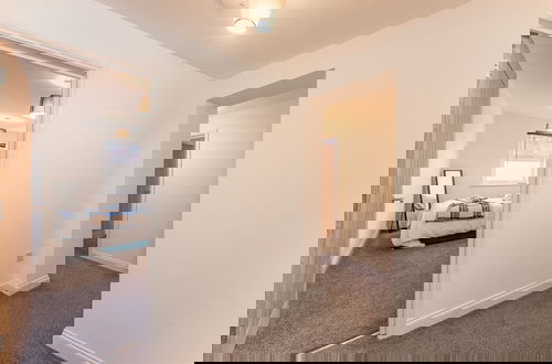 Photo 8 - Homely 2-bed Apartment Near Luton Town Centre