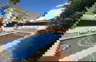 Foto 1 - Lovely 10-bed Villa With Private Pool & Garden