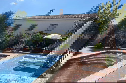 Foto 1 - Lovely 10 bed Villa With Private Pool and Garden