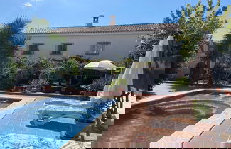Foto 1 - Lovely 10 bed Villa With Private Pool and Garden