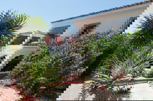 Foto 43 - Lovely 10 bed Villa With Private Pool and Garden