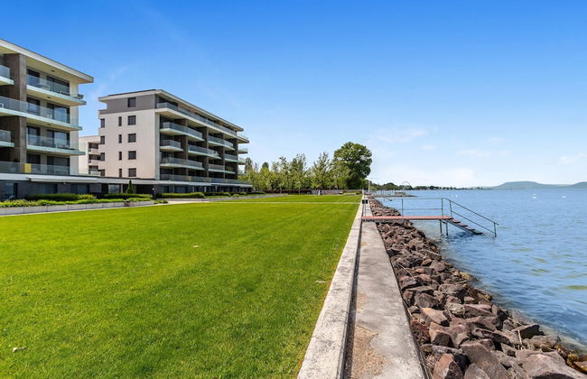 Lakefront Elegant Condo Lela - Foto 26