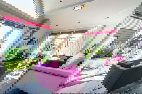 Foto 1 - Modern Holiday Home in Kattendijke With a Garden