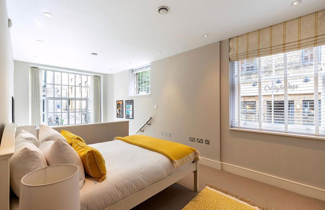 Pepys House: A Modern Touch of History - Foto 9