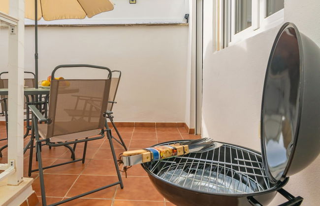 Centric in Palma With 3 Bedrooms and 1 Bathrooms - Photo 3