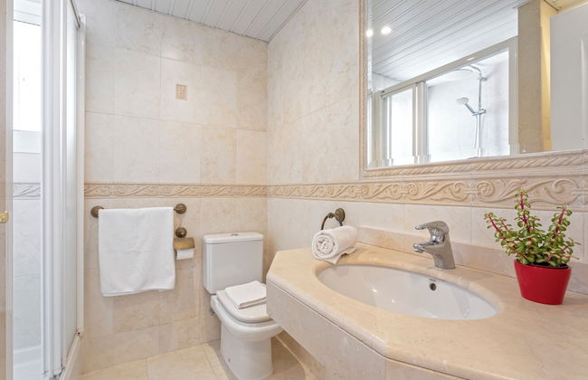 Sunstay Luxe Flat III Playamar Torremolinos - Photo 16
