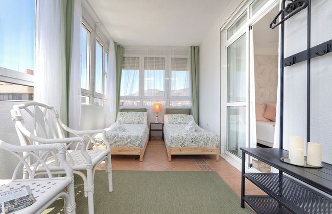 Sunstay Luxe Flat III Playamar Torremolinos - Photo 3