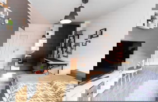 Photo 1 - Modern Apartment With 2 Living Rooms