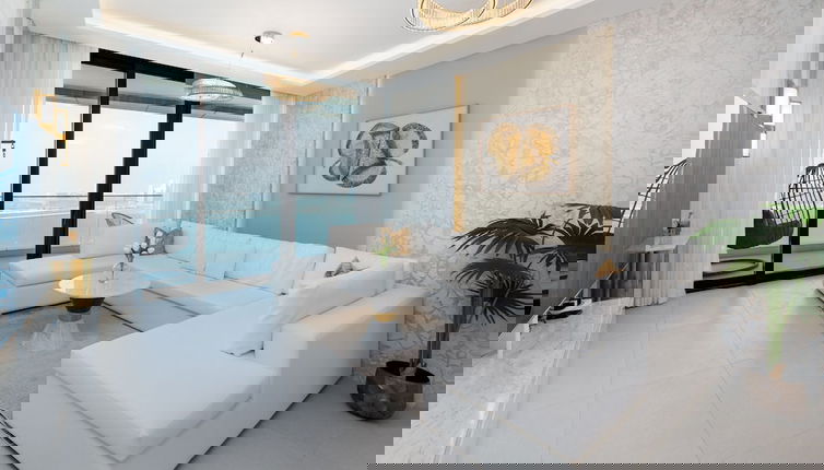 Foto 1 - Address JBR Elegant 2BR w Beach Access