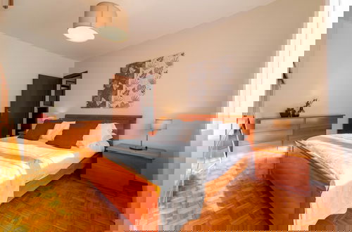 Foto 5 - Scarlet Apartment with Garden