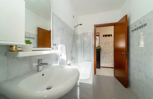Scarlet Apartment with Garden - Foto 15