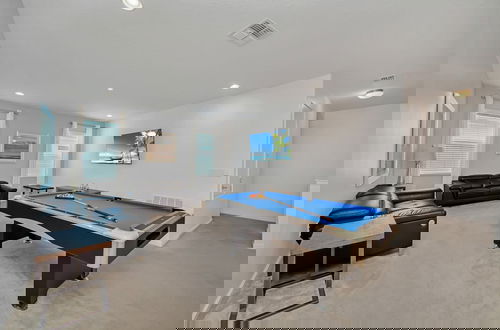 Foto 15 - Upstay - Large Home w Pool-hot Tub-bbq- Sleeps 27