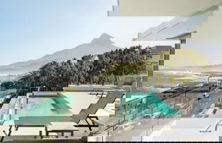 Foto 1 - Admire the Panoramic Views at Blue Ocean Penthouse