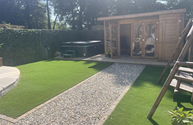 Stunning 4 Bed Pet Friendly Cottage With Hot Tub - Foto 17