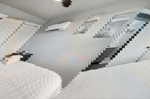Photo 18 - Beach 5 Villas - Immaculate 300 steps from the Ocean