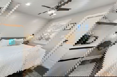 Photo 7 - Beach 5 Villas - Immaculate 300 steps from the Ocean