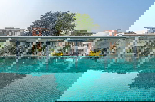 Foto 19 - El Arbol by Hireavilla-2br w Rooftop Pool in Nerul
