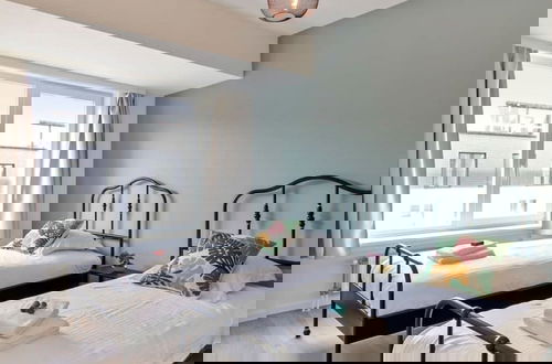 Foto 12 - Apartment Near the Beach in the Heart of the City