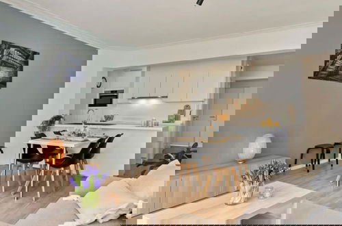 Foto 10 - Apartment Near the Beach in the Heart of the City