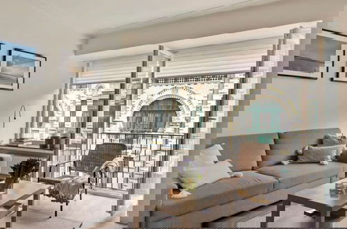 Foto 1 - Apartment Near the Beach in the Heart of the City