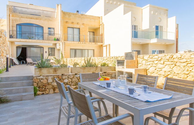 Siku Gozitan House With Pool hot tub - Photo 23
