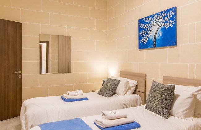 Siku Gozitan House With Pool hot tub - Photo 42