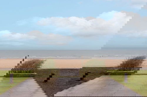 Foto 25 - Apartment With Garden at the Seaside in Knokke