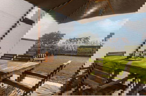Foto 3 - Apartment With Garden at the Seaside in Knokke