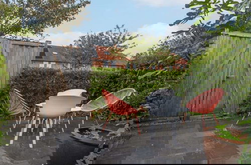 Foto 2 - Cosy Home With City Garden