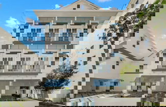 Foto 1 - Akoya House at The Gemma