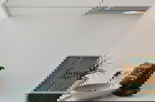 Foto 17 - Majestic Apartment With Breathtaking Sea View